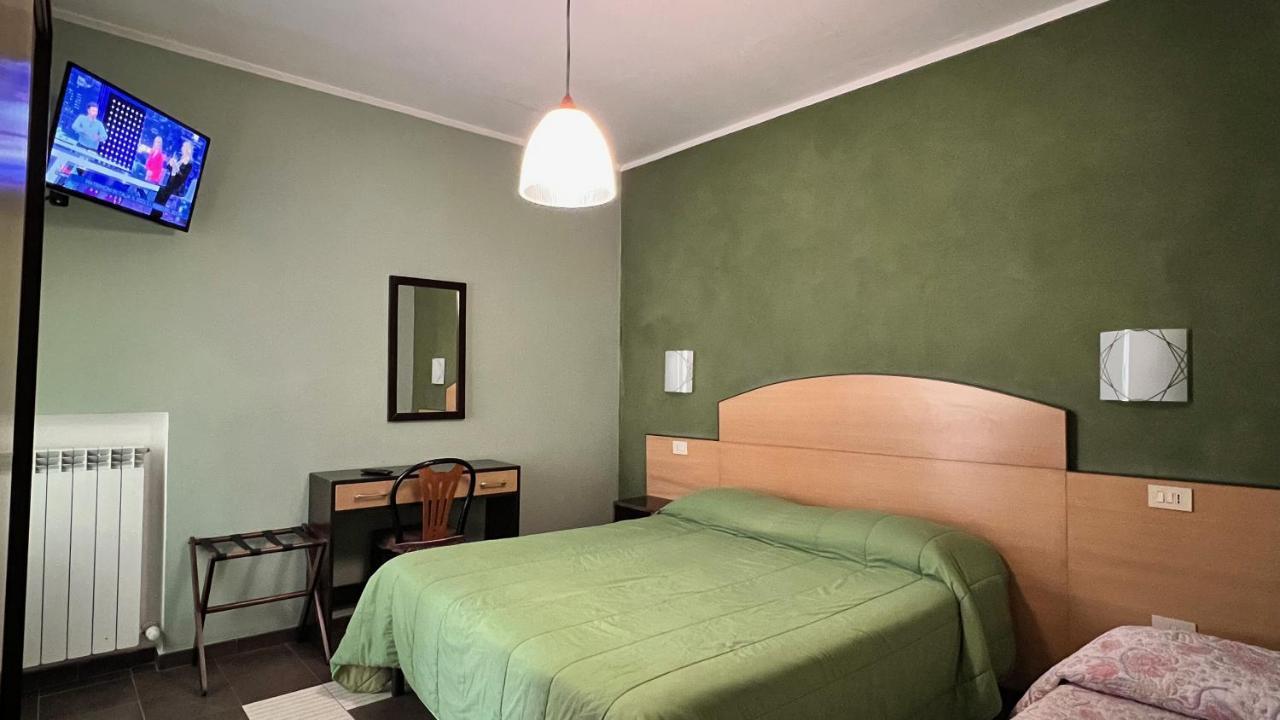 Hotel Il Cavaliere Nero Tirrenia Exterior photo