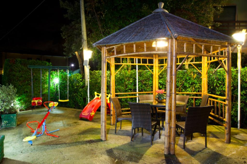 Hotel Il Cavaliere Nero Tirrenia Exterior photo